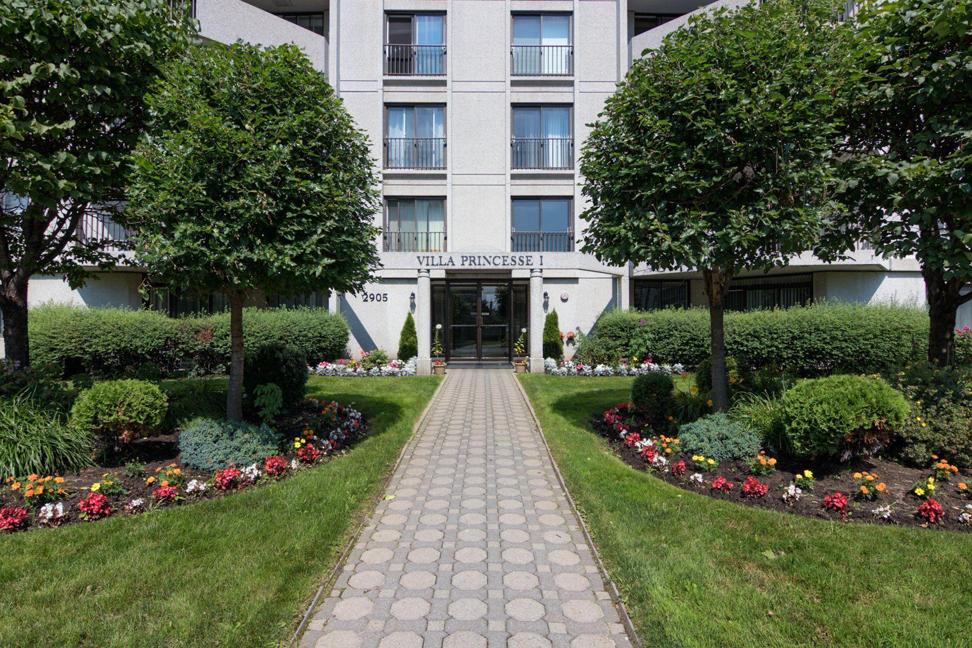 









2905


Boul. de la Côte-Vertu

, 107,
Montréal (Saint-Laurent),




QC
H4R2L4

