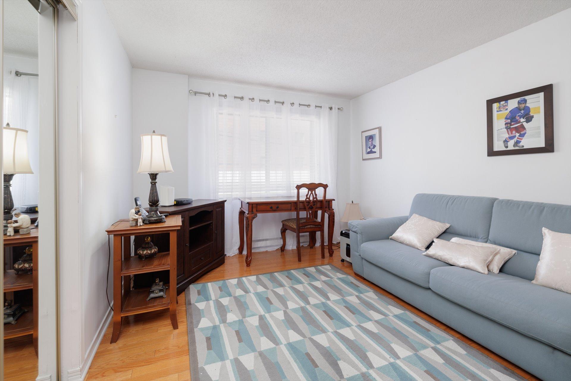 









2905


Boul. de la Côte-Vertu

, 107,
Montréal (Saint-Laurent),




QC
H4R2L4


