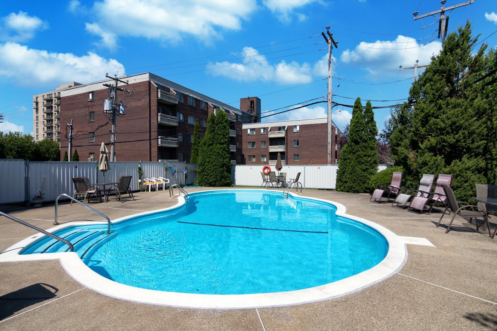 









2905


Boul. de la Côte-Vertu

, 107,
Montréal (Saint-Laurent),




QC
H4R2L4

