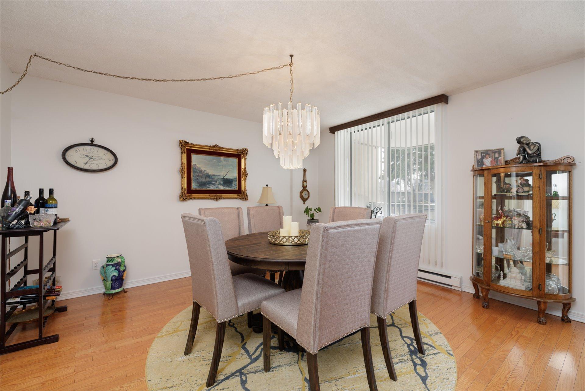 









2905


Boul. de la Côte-Vertu

, 107,
Montréal (Saint-Laurent),




QC
H4R2L4

