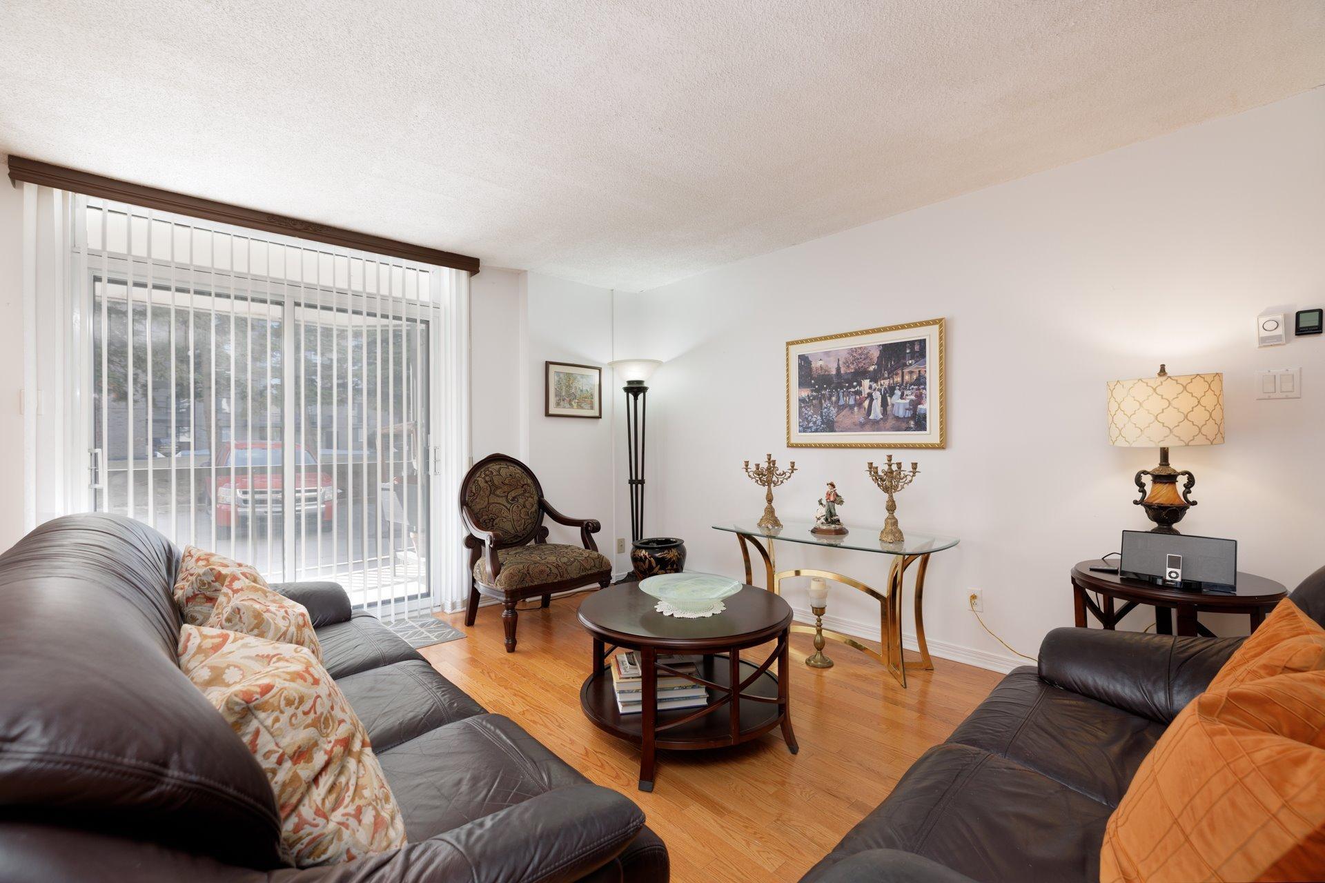 









2905


Boul. de la Côte-Vertu

, 107,
Montréal (Saint-Laurent),




QC
H4R2L4

