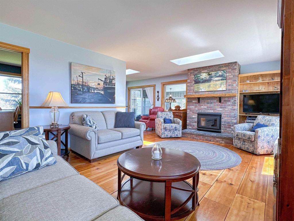 












11957 Shore Road

,
Little Sands,




PE
C0A 1W0

