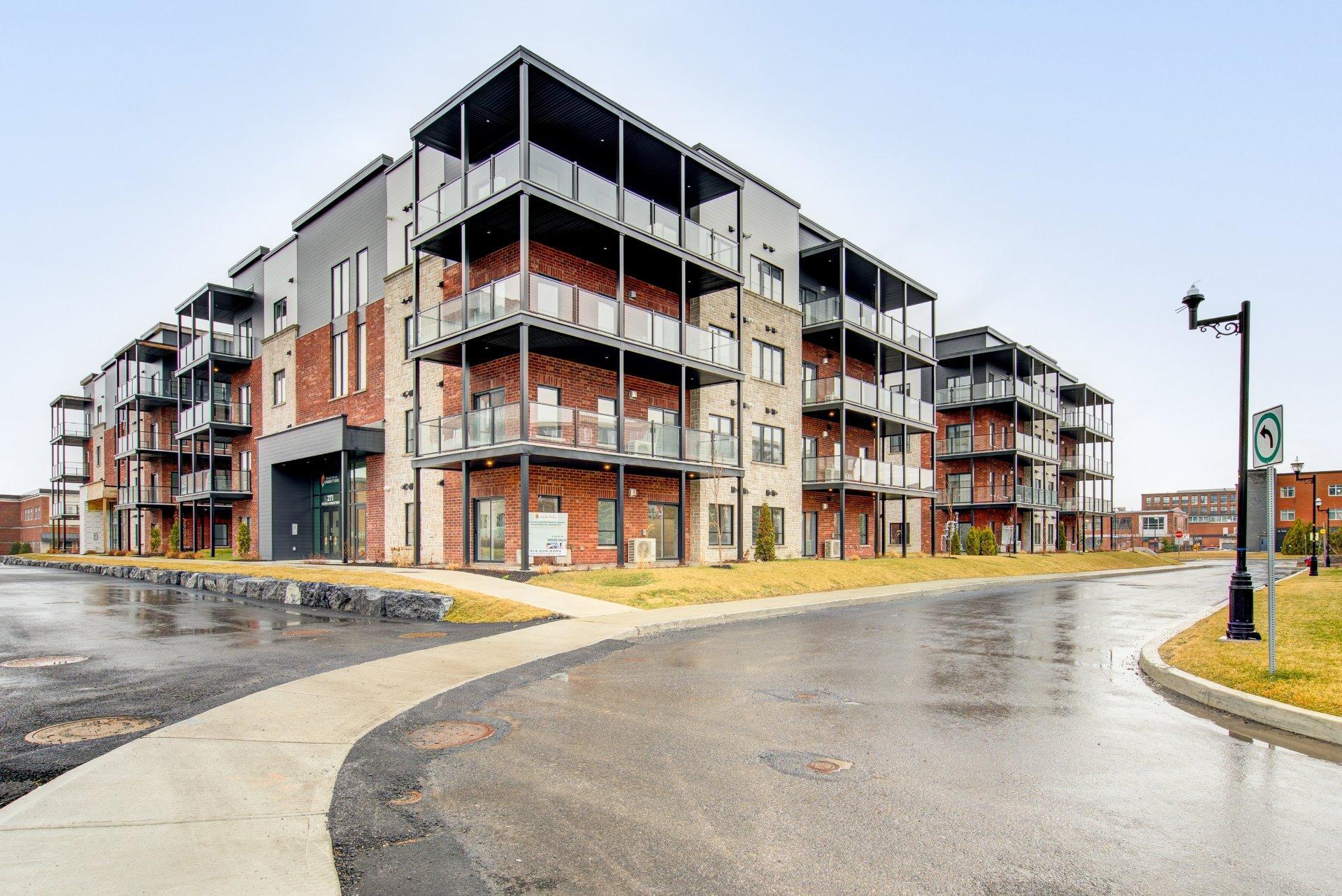 









210


Rue St-Paul

, 103,
Saint-Jean-sur-Richelieu,




QC
J3B0L5

