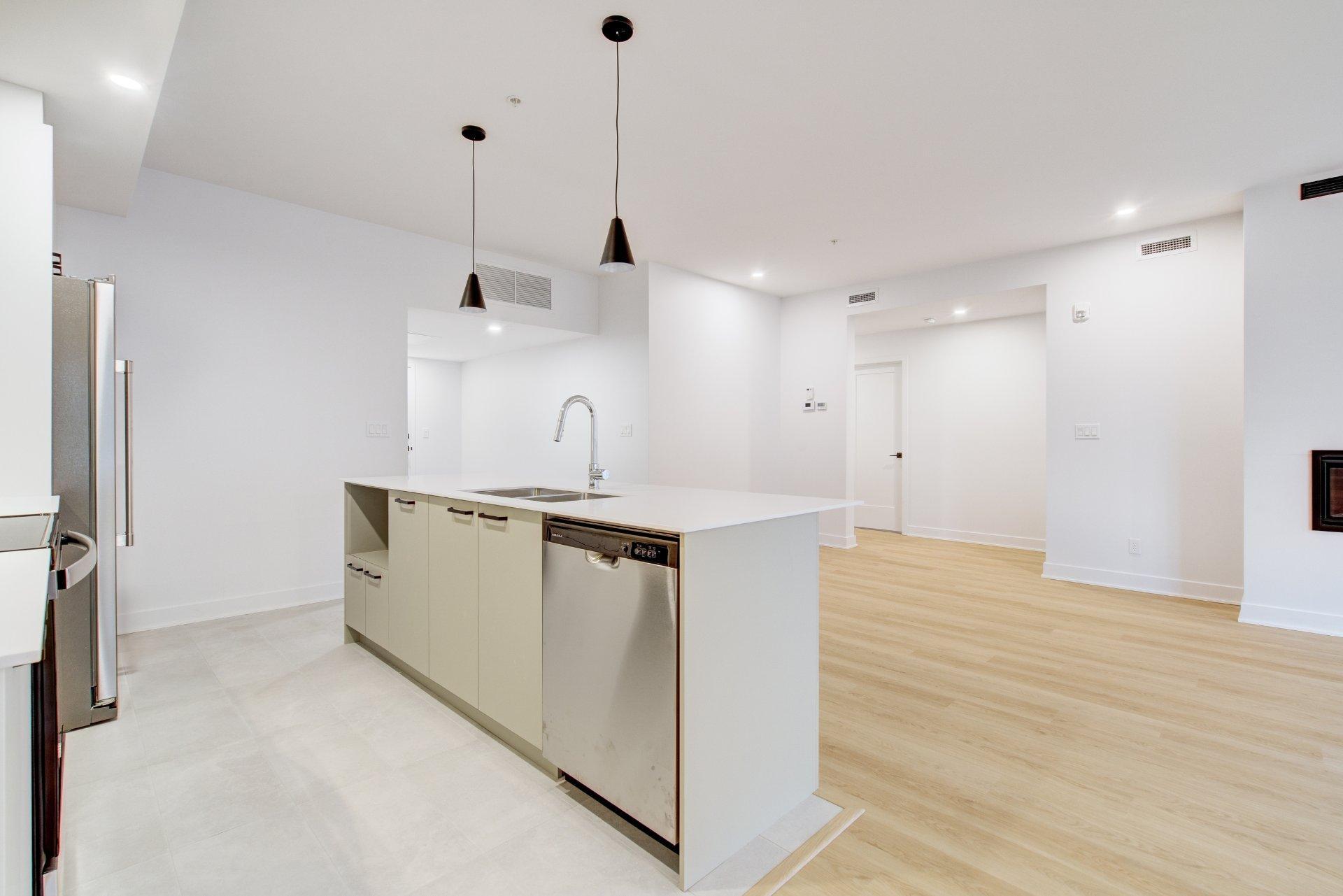 









210


Rue St-Paul

, 103,
Saint-Jean-sur-Richelieu,




QC
J3B0L5

