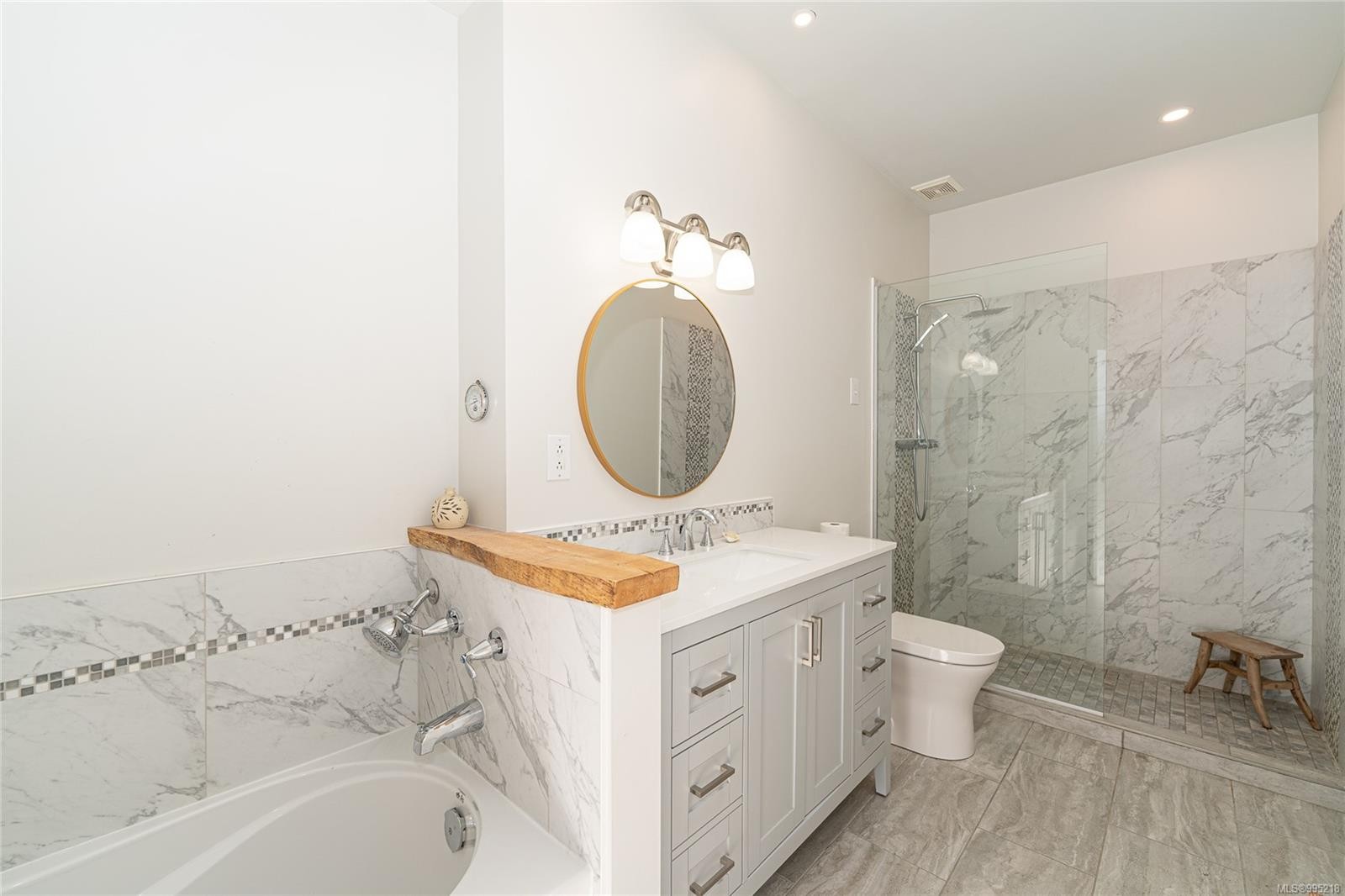 









136


Lower Ganges

Rd,
Salt Spring,




BC
V8K 2S9

