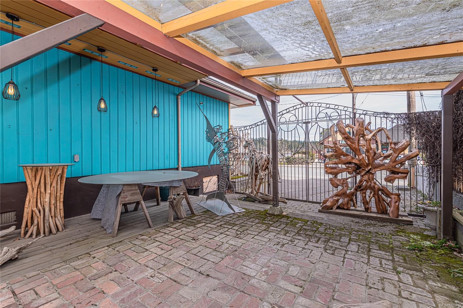 









136


Lower Ganges

Rd,
Salt Spring,




BC
V8K 2S9

