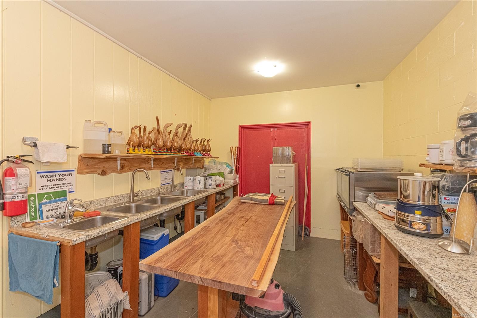 









136


Lower Ganges

Rd,
Salt Spring,




BC
V8K 2S9


