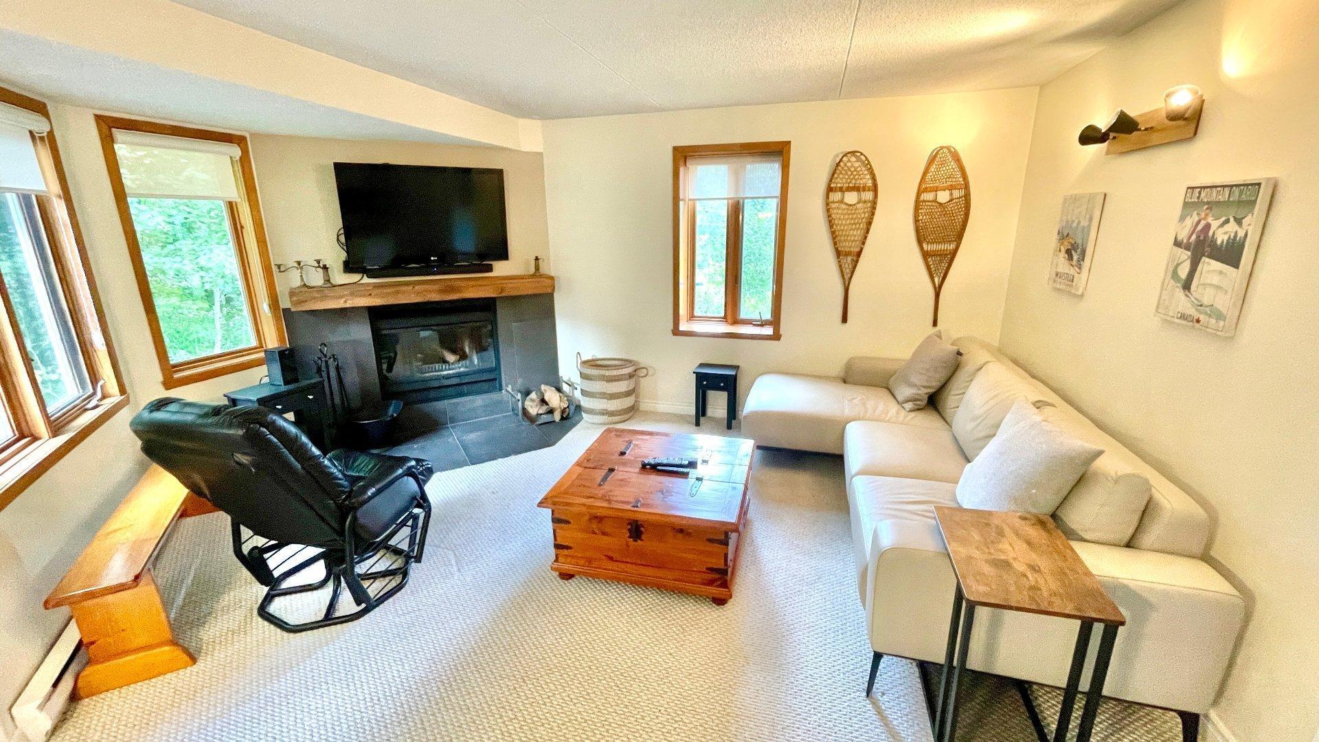 









771


Ch. des Éperviers

,
Piedmont,




QC
J0R1R3

