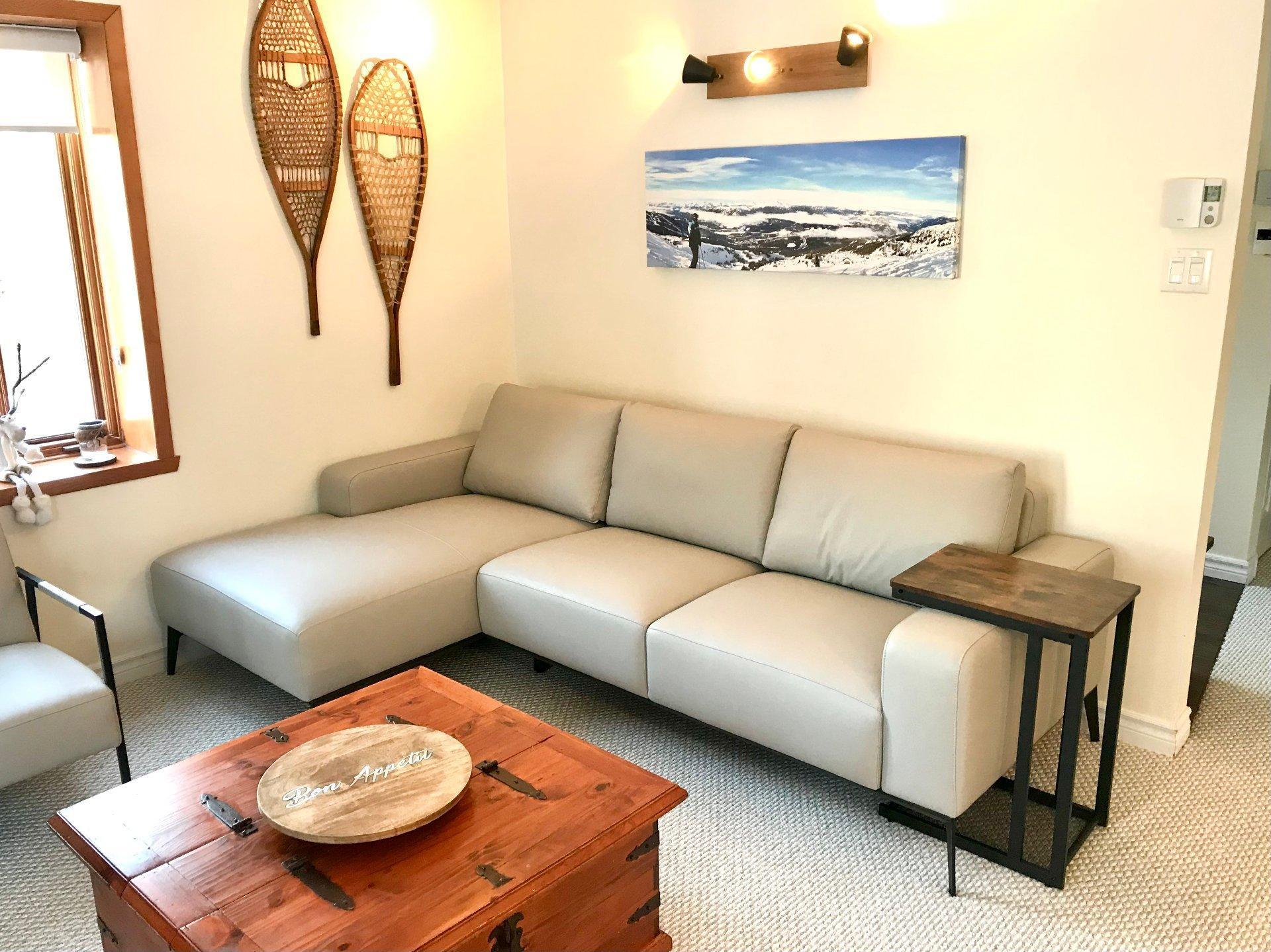 









771


Ch. des Éperviers

,
Piedmont,




QC
J0R1R3

