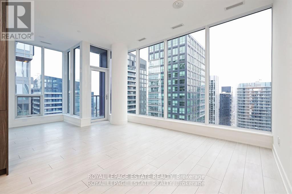 












4003 - 15 MERCER STREET

,
Toronto,




Ontario
M5V1H2

