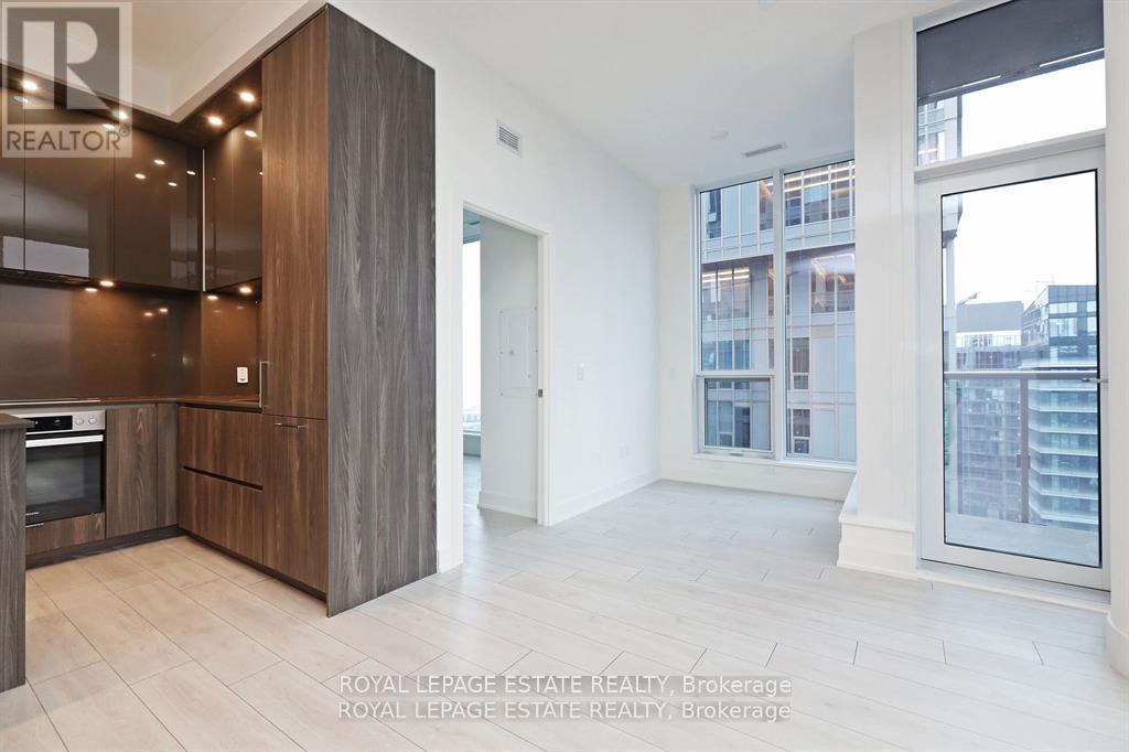 












4003 - 15 MERCER STREET

,
Toronto,




Ontario
M5V1H2

