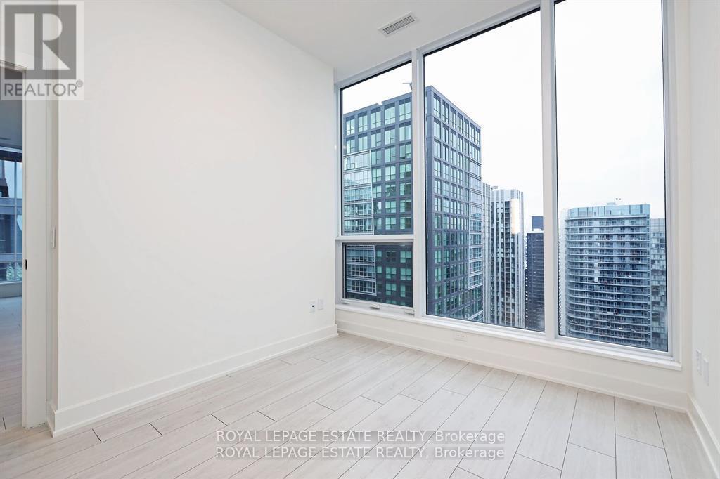 












4003 - 15 MERCER STREET

,
Toronto,




Ontario
M5V1H2


