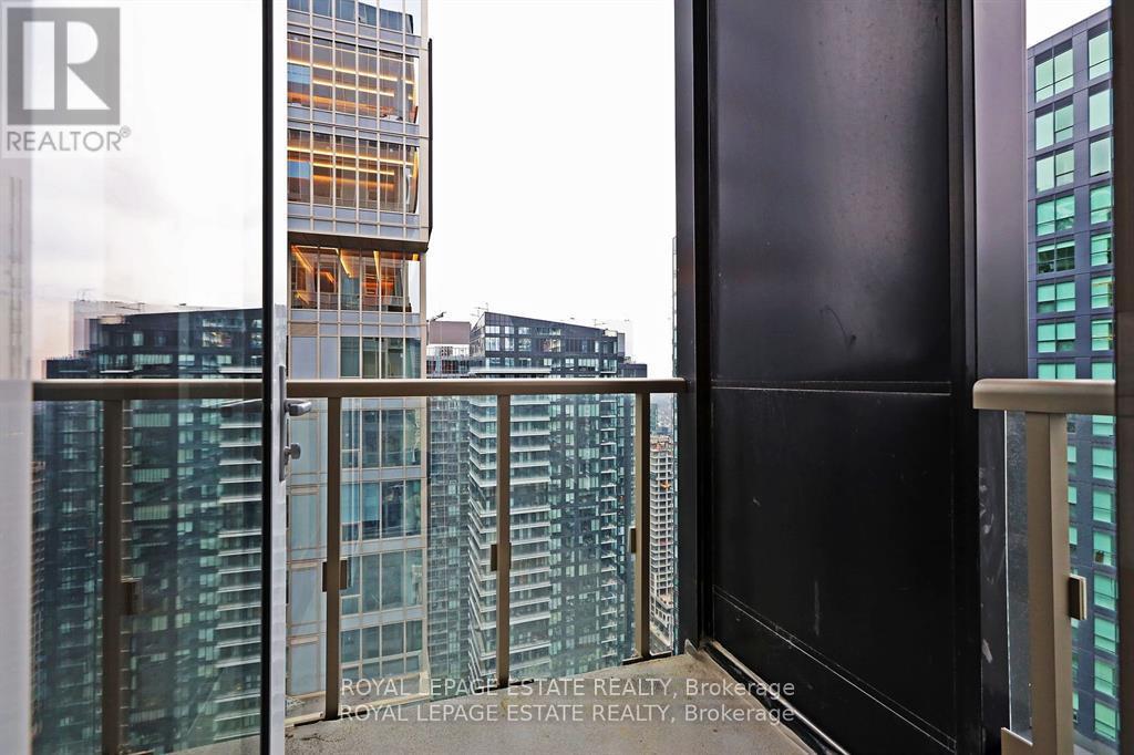 












4003 - 15 MERCER STREET

,
Toronto,




Ontario
M5V1H2


