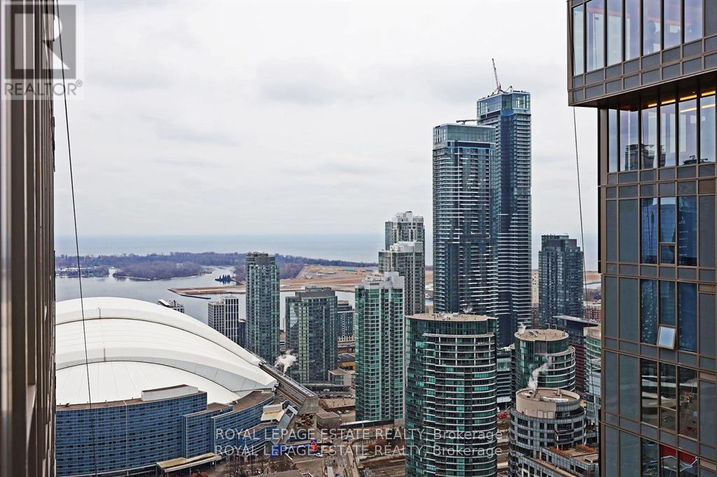 












4003 - 15 MERCER STREET

,
Toronto,




Ontario
M5V1H2

