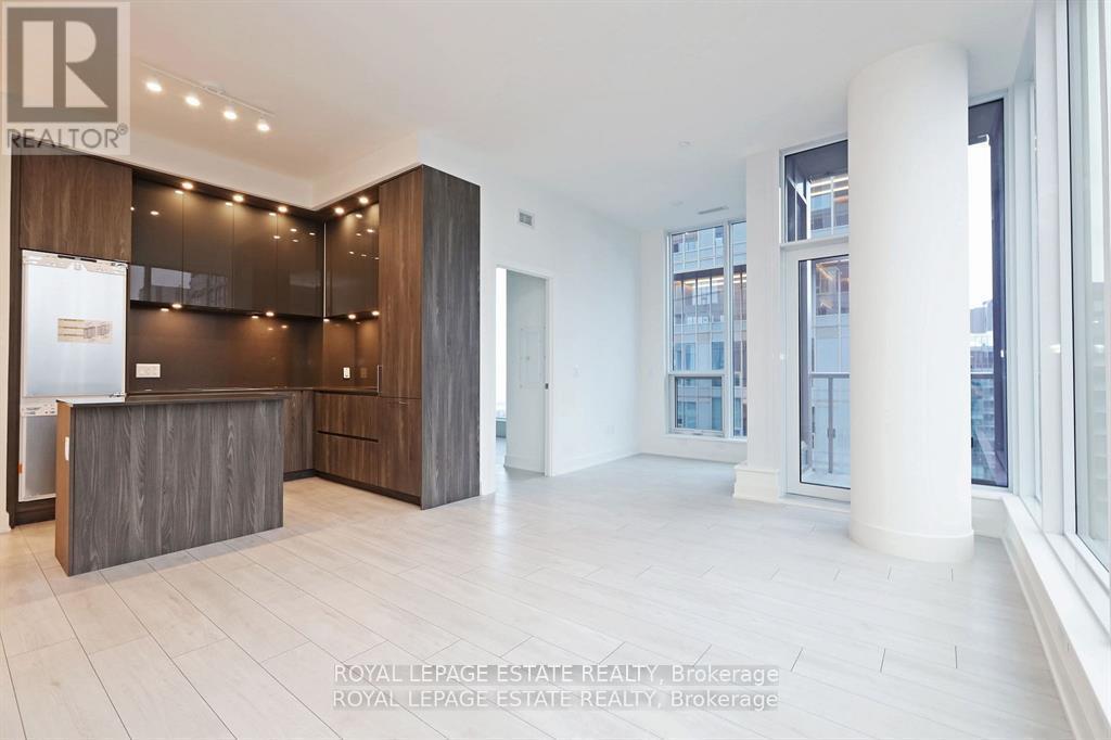 












4003 - 15 MERCER STREET

,
Toronto,




Ontario
M5V1H2

