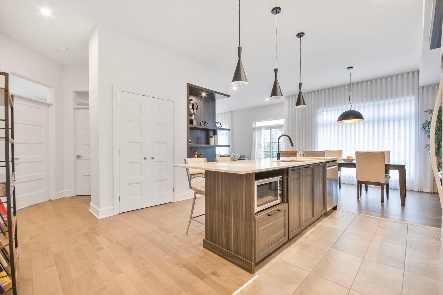 









18500


Rue J.-A.-Bombardier

, 1412,
Mirabel,




QC
J7J0R3

