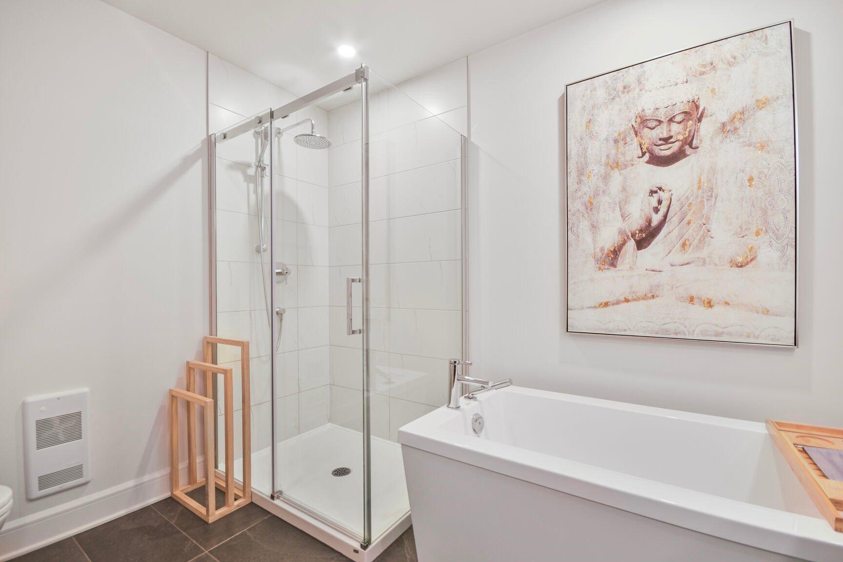 









18500


Rue J.-A.-Bombardier

, 1412,
Mirabel,




QC
J7J0R3

