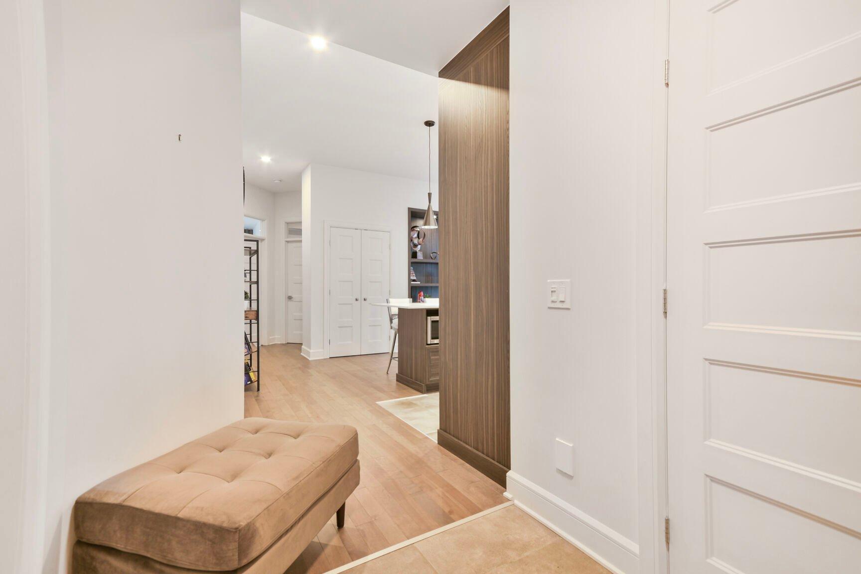 









18500


Rue J.-A.-Bombardier

, 1412,
Mirabel,




QC
J7J0R3

