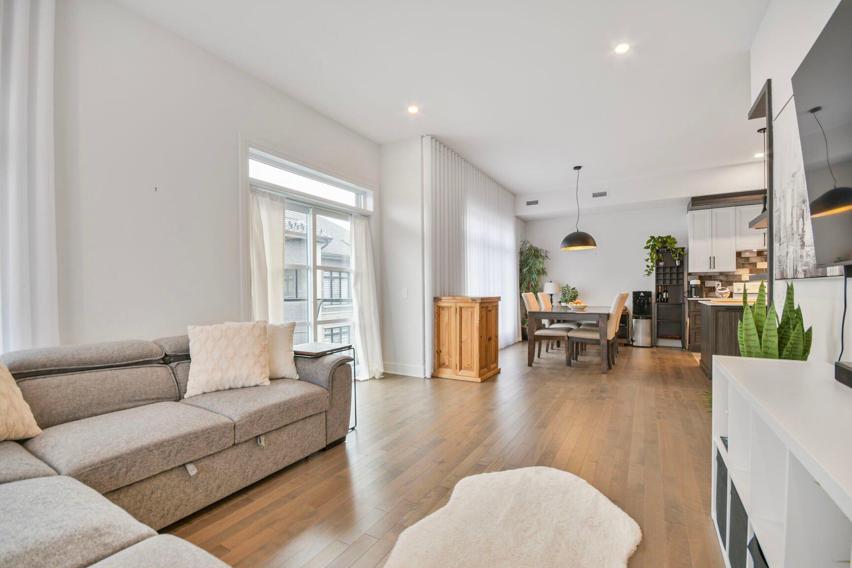 









18500


Rue J.-A.-Bombardier

, 1412,
Mirabel,




QC
J7J0R3

