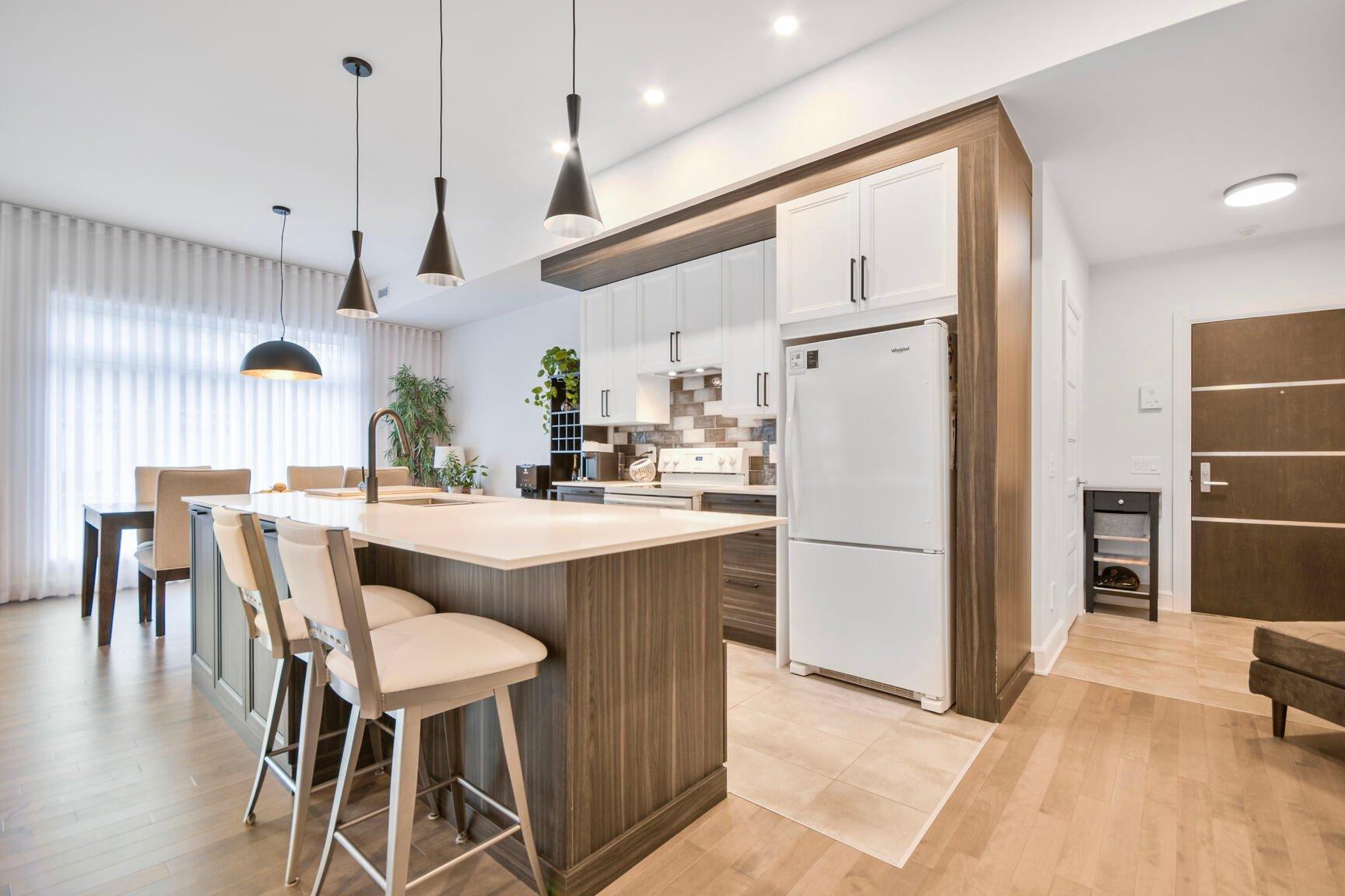 









18500


Rue J.-A.-Bombardier

, 1412,
Mirabel,




QC
J7J0R3


