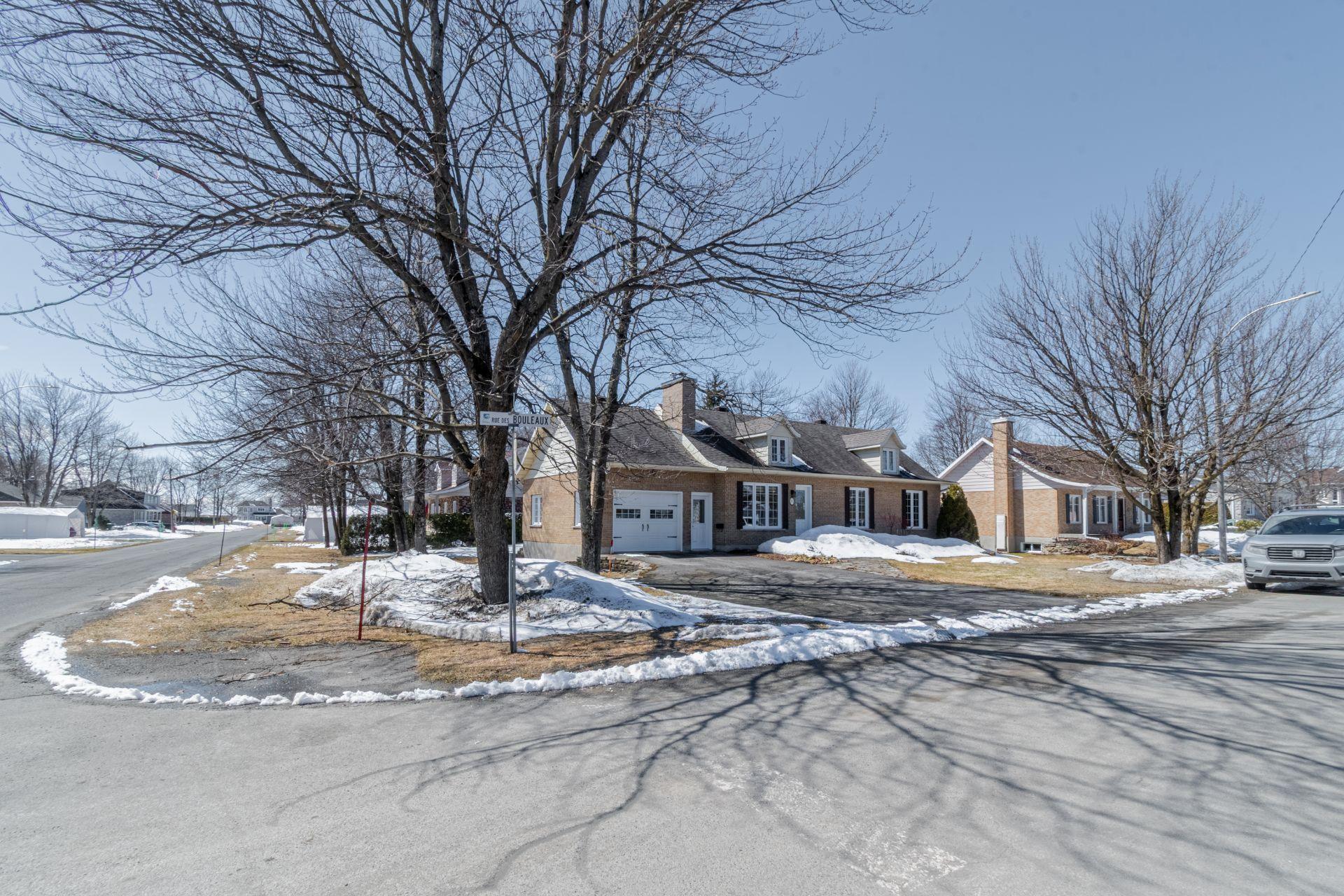 









1


Rue des Bouleaux

,
Saint-Anselme,




QC
G0R2N0

