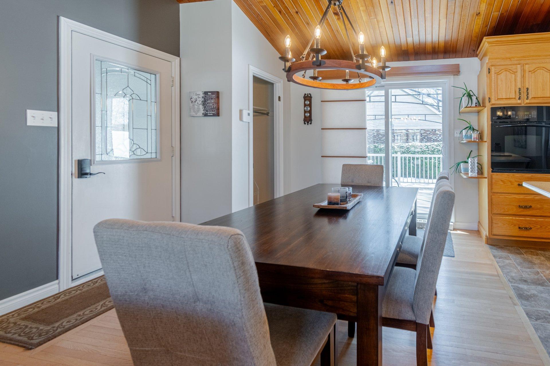 









1


Rue des Bouleaux

,
Saint-Anselme,




QC
G0R2N0

