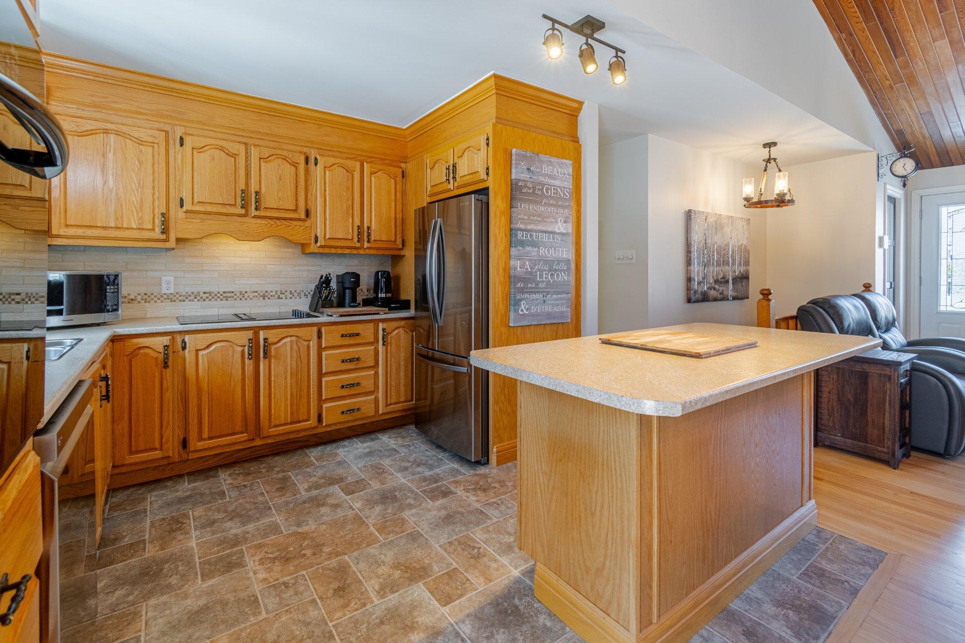 









1


Rue des Bouleaux

,
Saint-Anselme,




QC
G0R2N0

