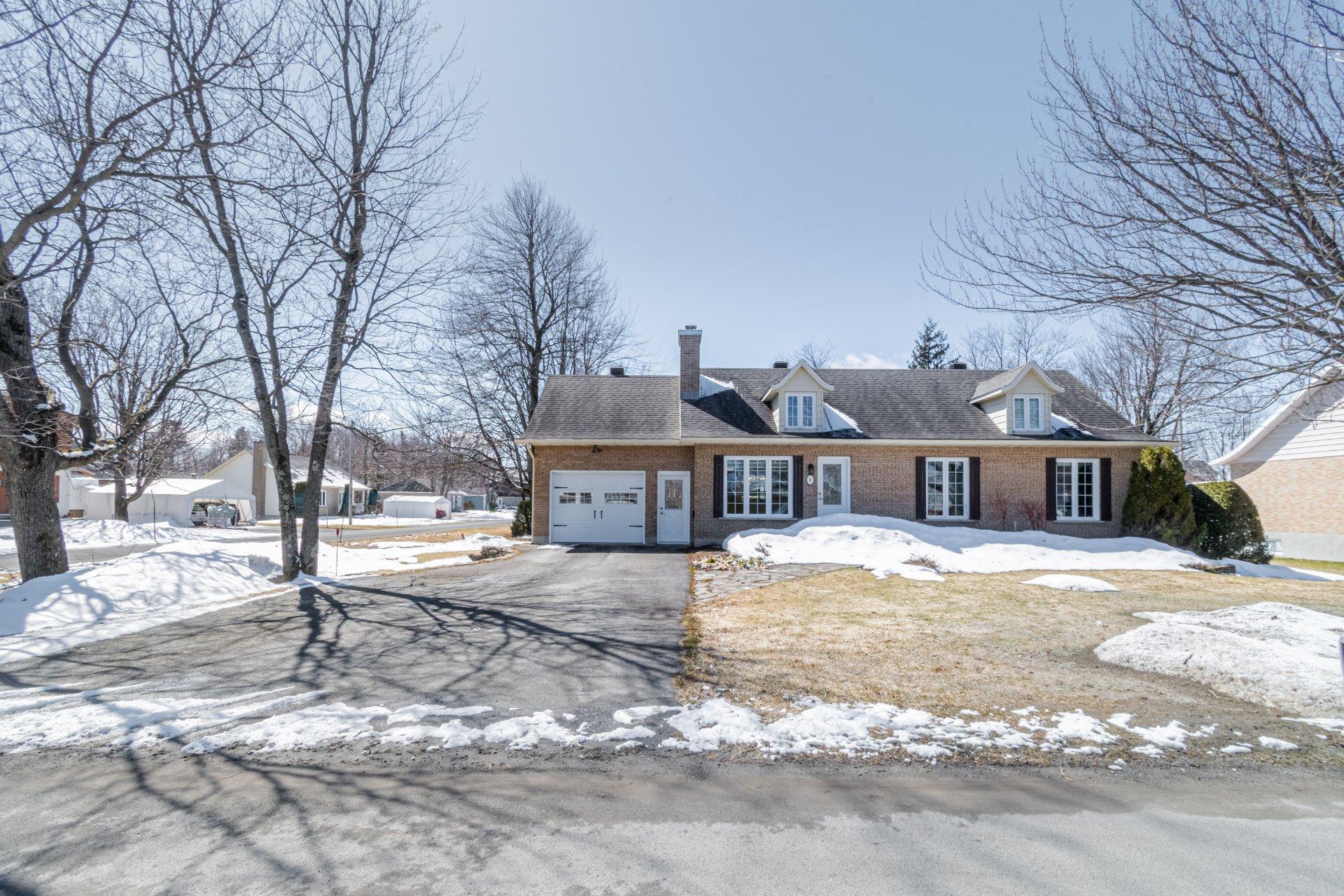 









1


Rue des Bouleaux

,
Saint-Anselme,




QC
G0R2N0

