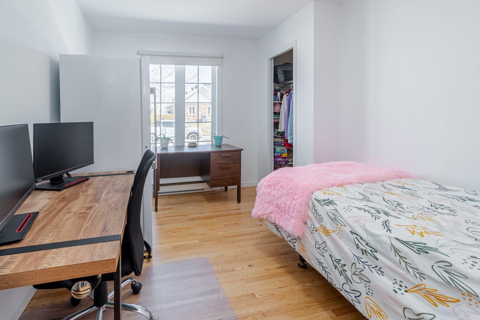 









1


Rue des Bouleaux

,
Saint-Anselme,




QC
G0R2N0

