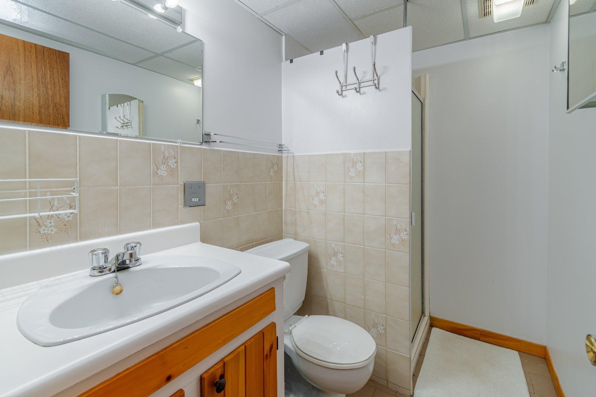









1


Rue des Bouleaux

,
Saint-Anselme,




QC
G0R2N0


