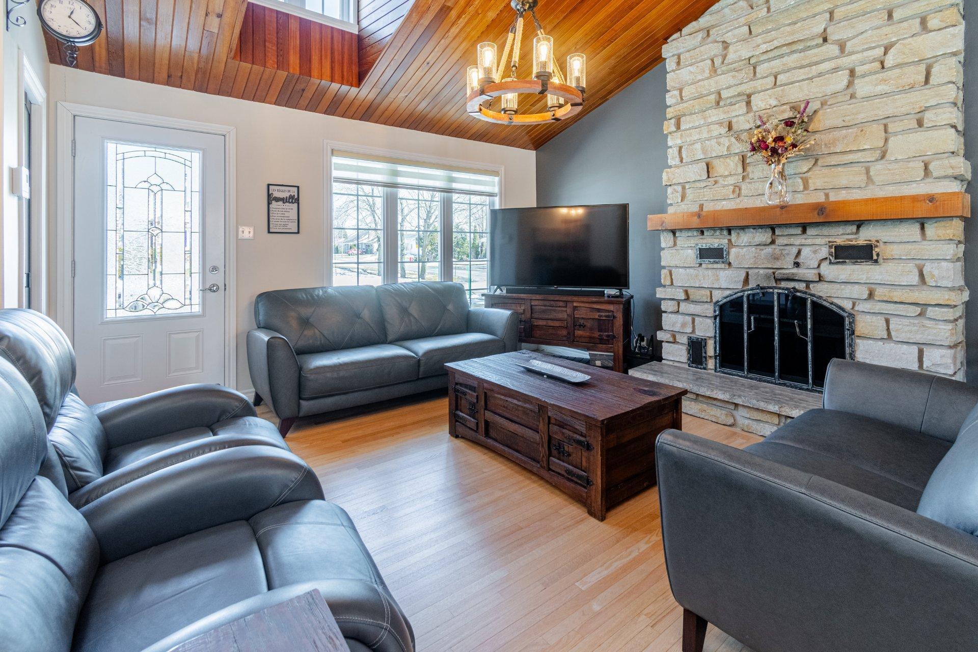 









1


Rue des Bouleaux

,
Saint-Anselme,




QC
G0R2N0

