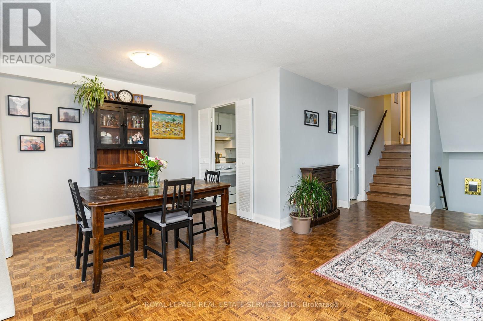 












711 - 11 WINCOTT DRIVE

,
Toronto,




Ontario
M9R2R9

