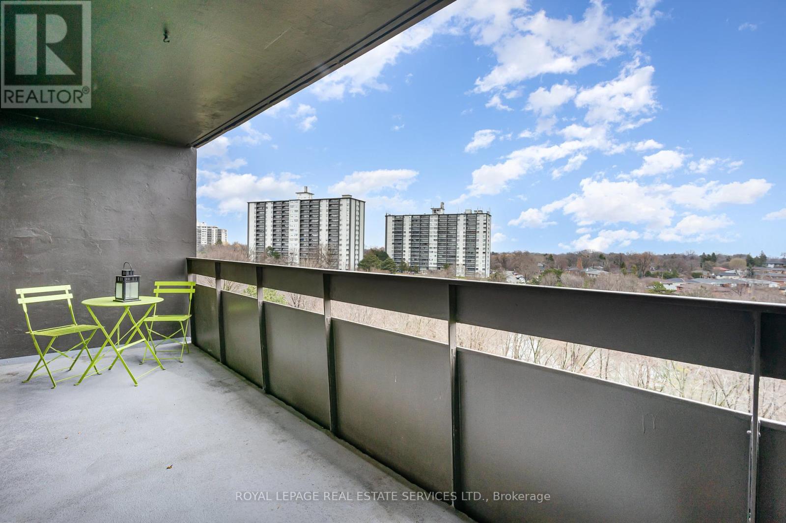












711 - 11 WINCOTT DRIVE

,
Toronto,




Ontario
M9R2R9

