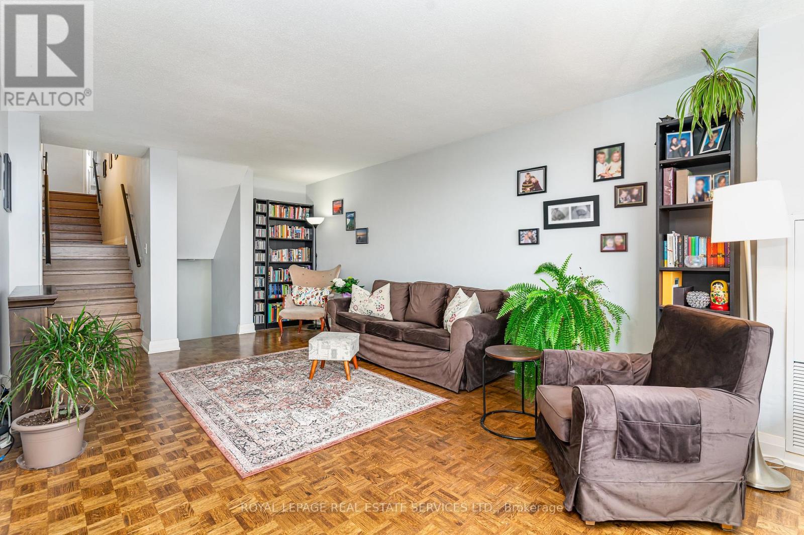 












711 - 11 WINCOTT DRIVE

,
Toronto,




Ontario
M9R2R9

