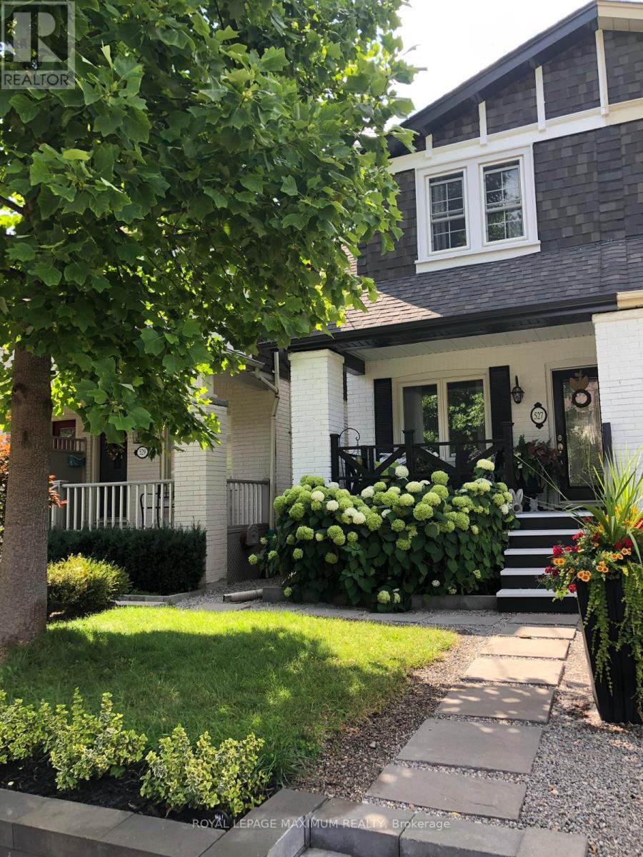 












527 MERTON STREET

,
Toronto,




Ontario
M4S1B4

