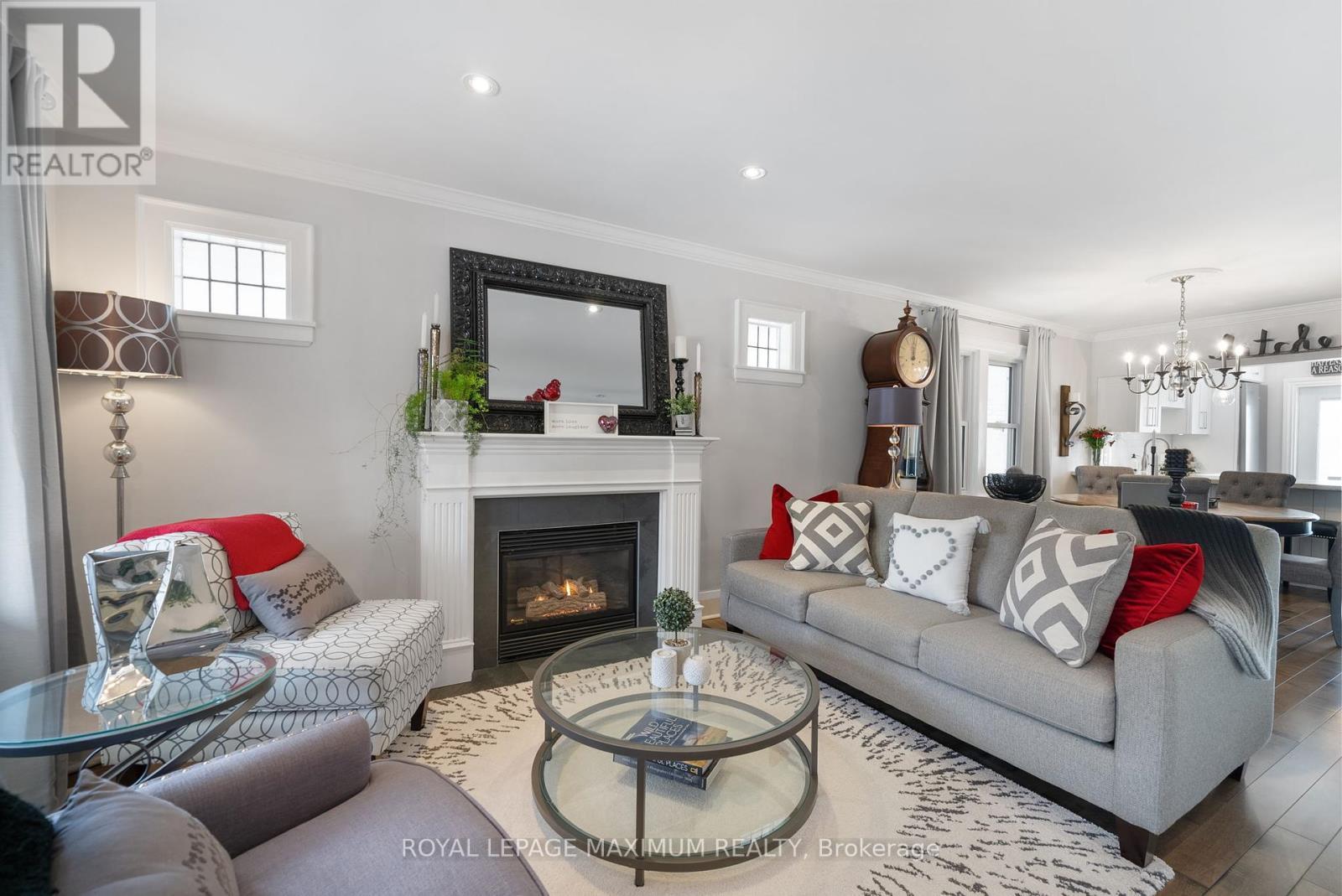 












527 MERTON STREET

,
Toronto,




Ontario
M4S1B4

