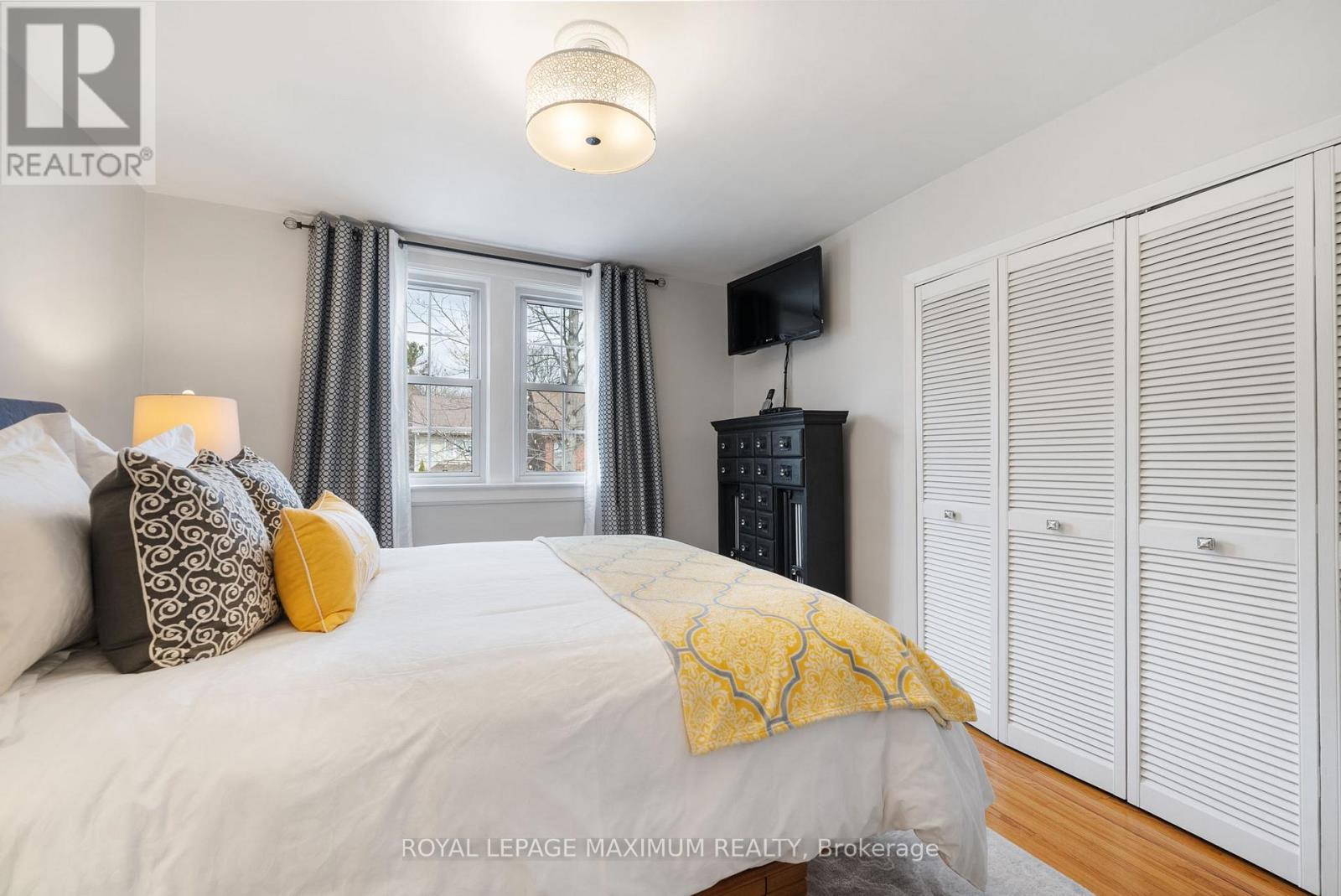 












527 MERTON STREET

,
Toronto,




Ontario
M4S1B4

