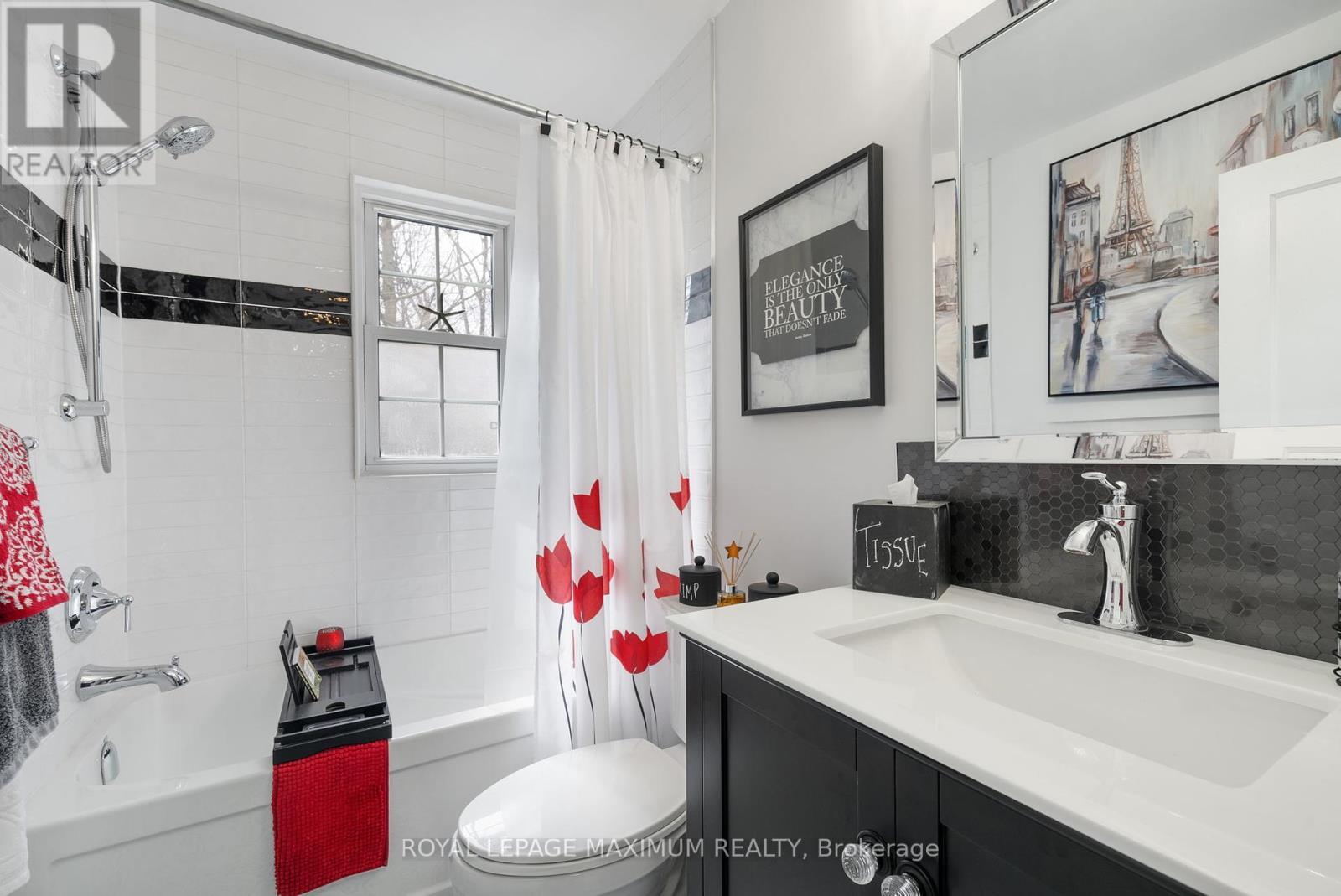 












527 MERTON STREET

,
Toronto,




Ontario
M4S1B4

