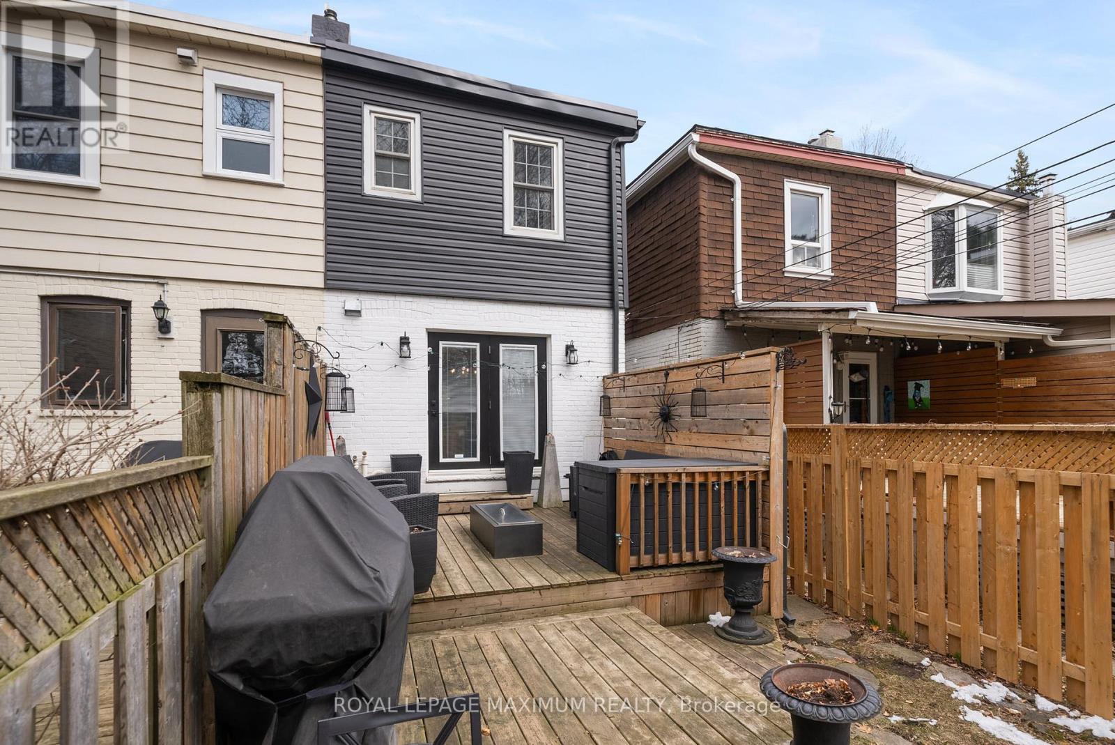 












527 MERTON STREET

,
Toronto,




Ontario
M4S1B4


