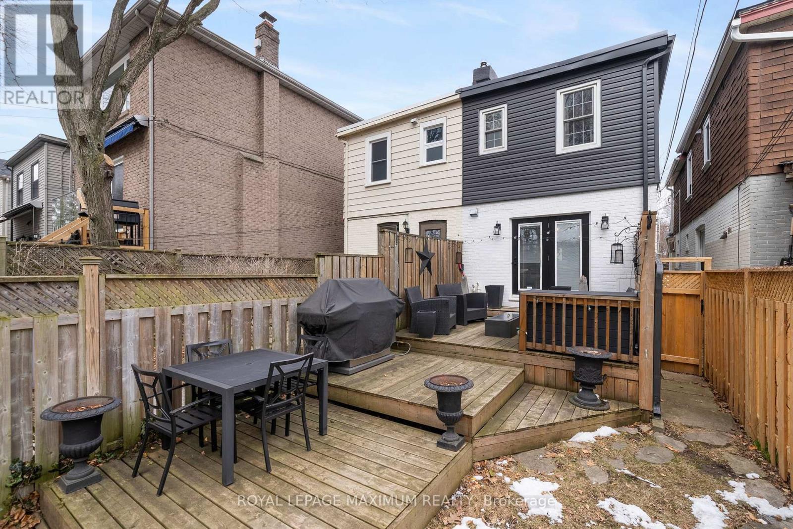 












527 MERTON STREET

,
Toronto,




Ontario
M4S1B4

