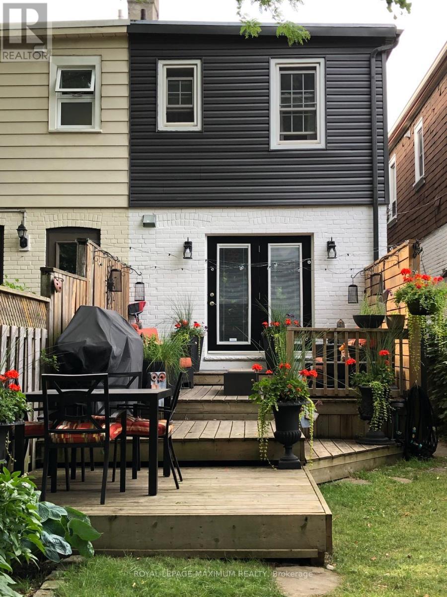 












527 MERTON STREET

,
Toronto,




Ontario
M4S1B4

