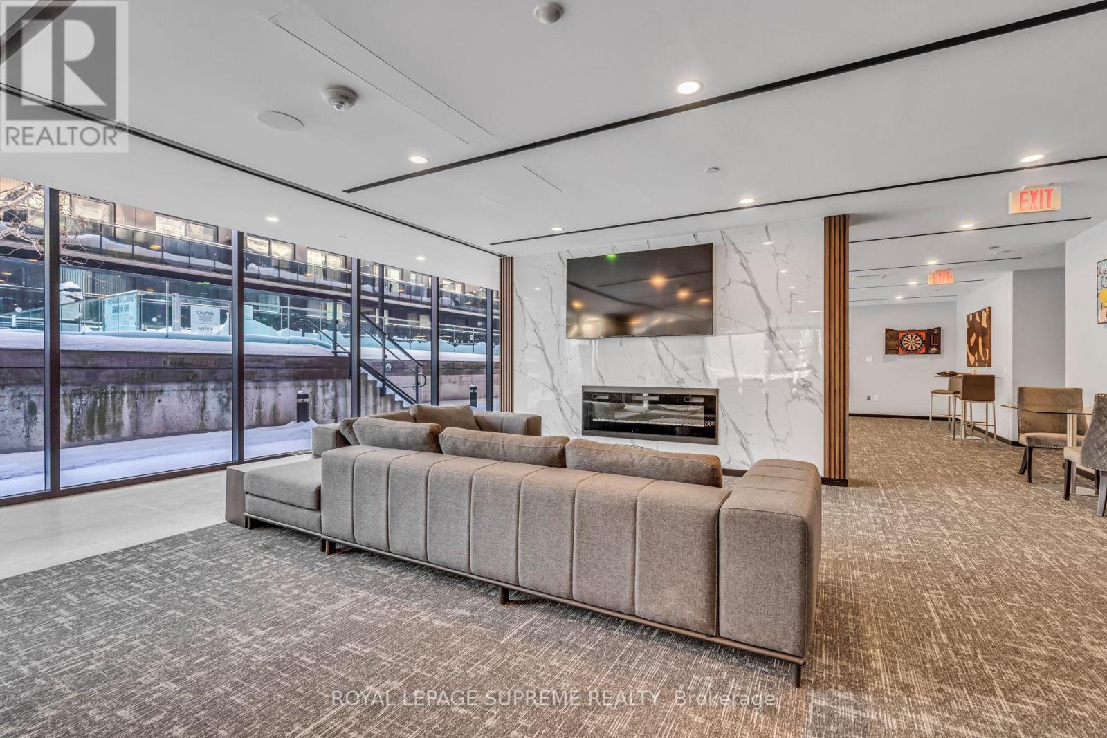 












523 - 32 TROLLEY CRESCENT

,
Toronto,




Ontario
M5A0E8

