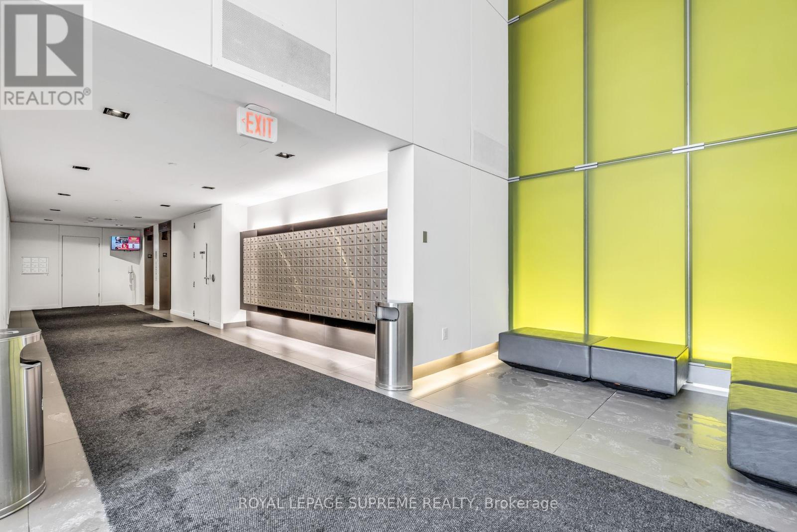 












523 - 32 TROLLEY CRESCENT

,
Toronto,




Ontario
M5A0E8


