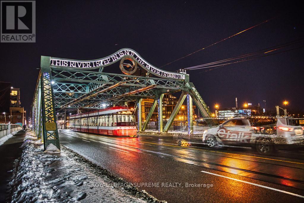 












523 - 32 TROLLEY CRESCENT

,
Toronto,




Ontario
M5A0E8

