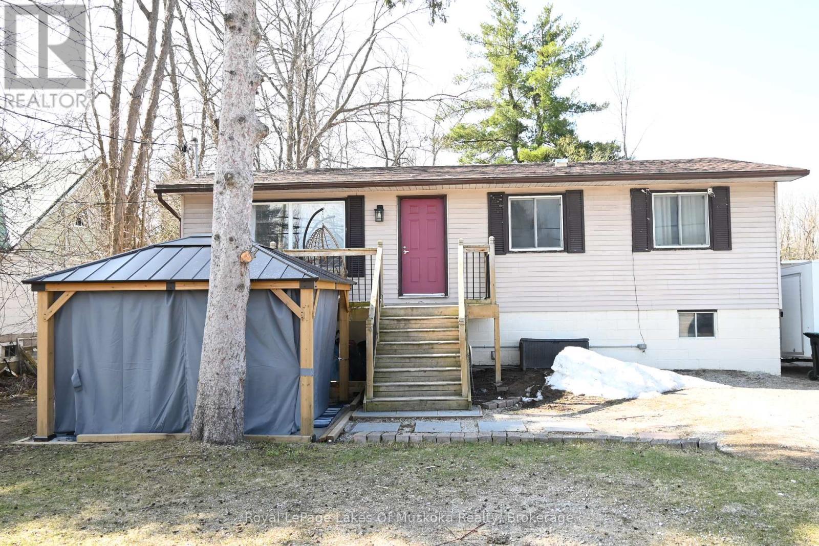 












8304 COUNTY RD. 169 ROAD

,
Severn (Washago),




Ontario
L0K2B0

