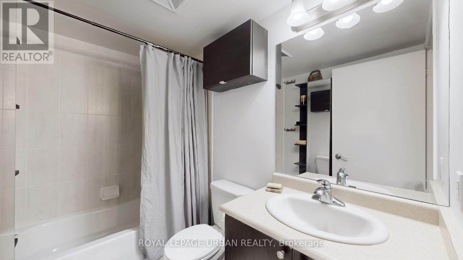 












428 - 60 HEINTZMAN STREET

,
Toronto,




Ontario
M6P5A1

