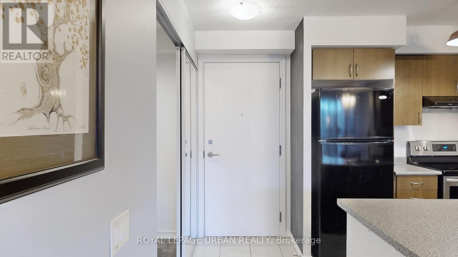 












428 - 60 HEINTZMAN STREET

,
Toronto,




Ontario
M6P5A1

