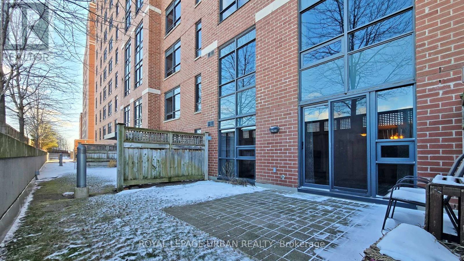 












428 - 60 HEINTZMAN STREET

,
Toronto,




Ontario
M6P5A1

