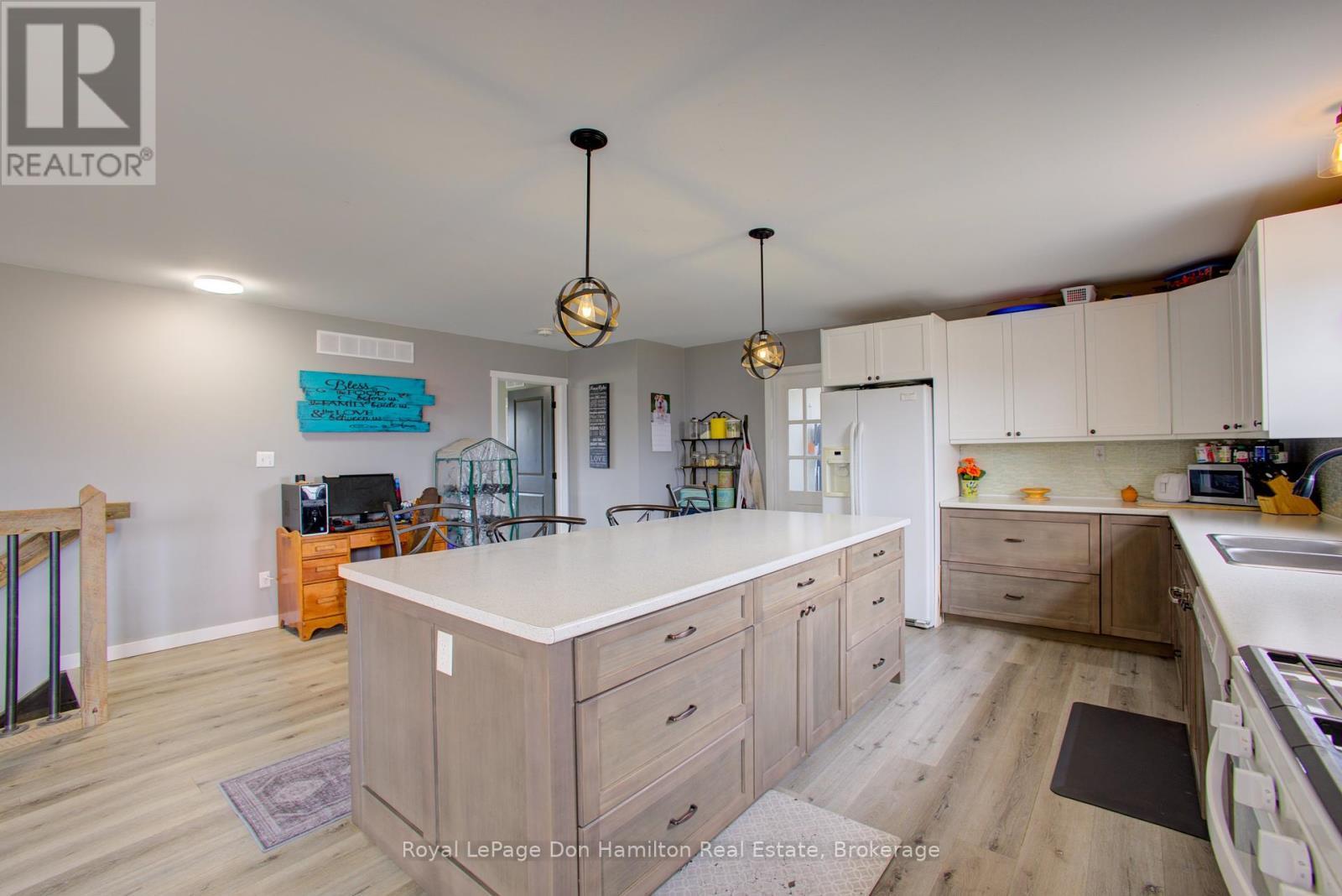 












336 TURNBERRY STREET

,
North Huron (Wingham),




Ontario
N0G2W0


