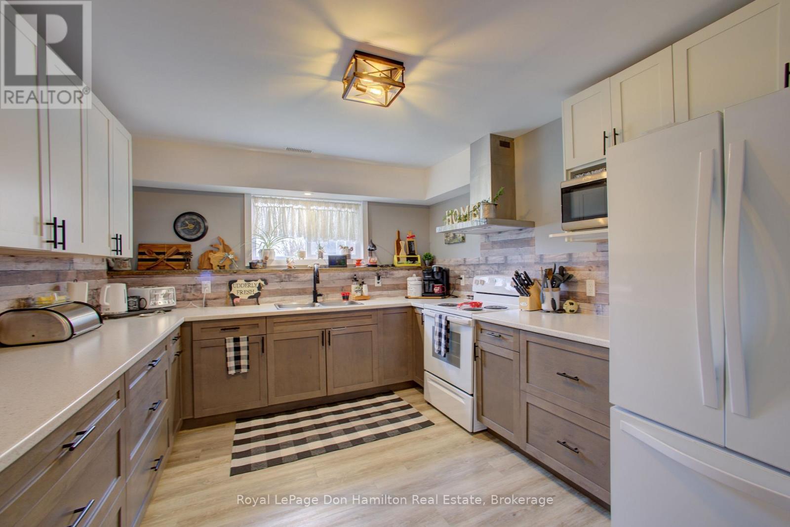 












336 TURNBERRY STREET

,
North Huron (Wingham),




Ontario
N0G2W0

